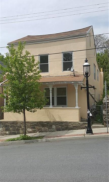 2nd image of 83 Main St