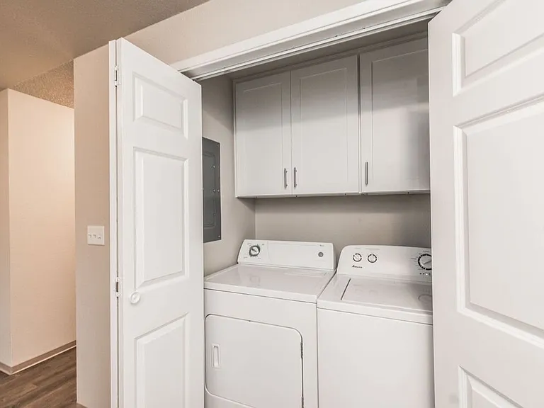 Devonshire Townhomes — Photo 10