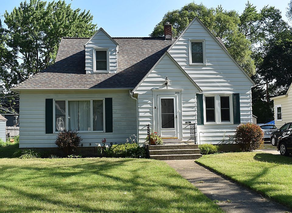 1st image of 203 W 21st St