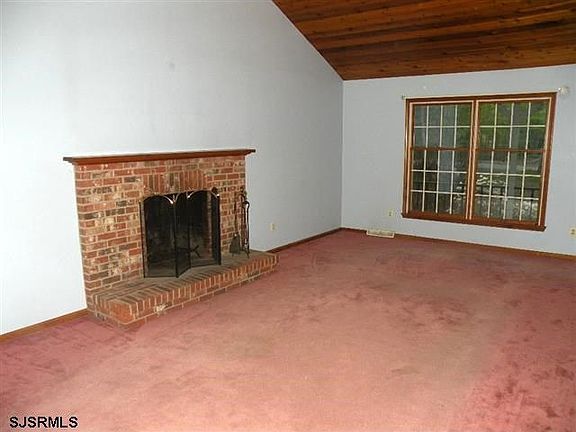 2nd image of 404 Sara Ann Ct