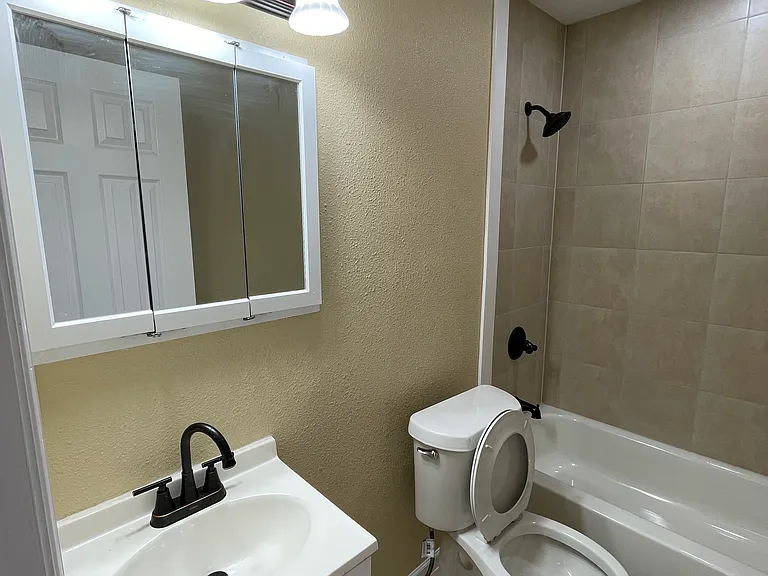 525 Royal Ave — Photo 21