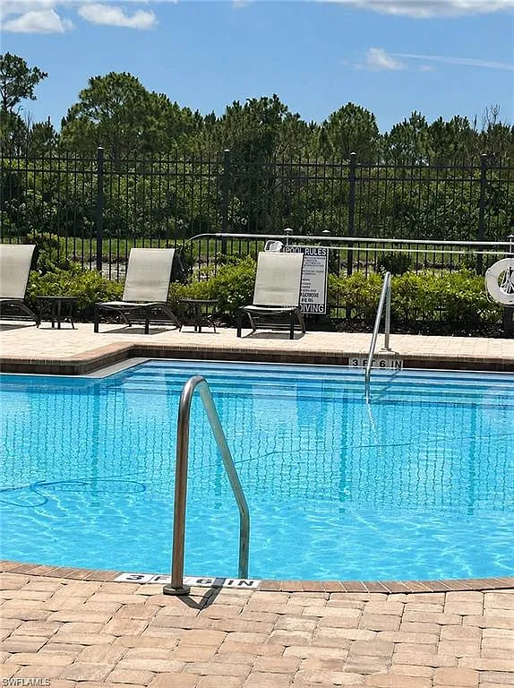 3 bed, 2.0 bath, 1661 sqft, $2,500 — Photo 2