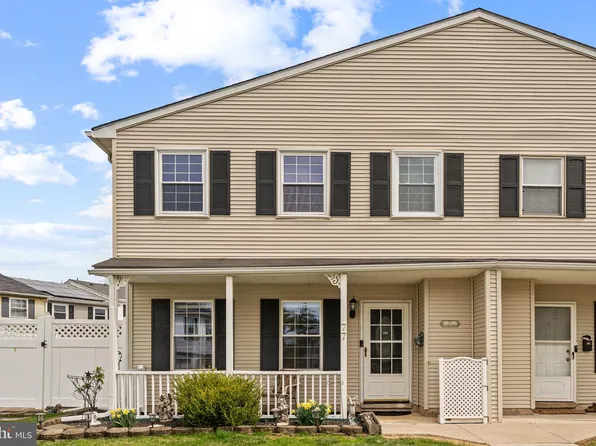 77 Reliance Sq, Telford, PA 18969