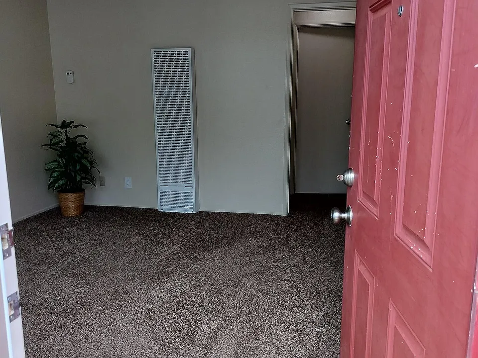 11 Oak Ave
