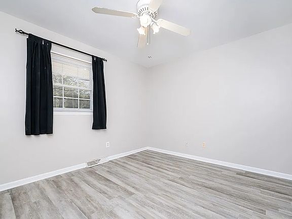 4th image of 513 Old Central Rd #2