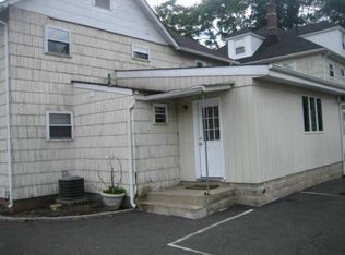 330 Glen Head Rd, Glen Head, NY 11545