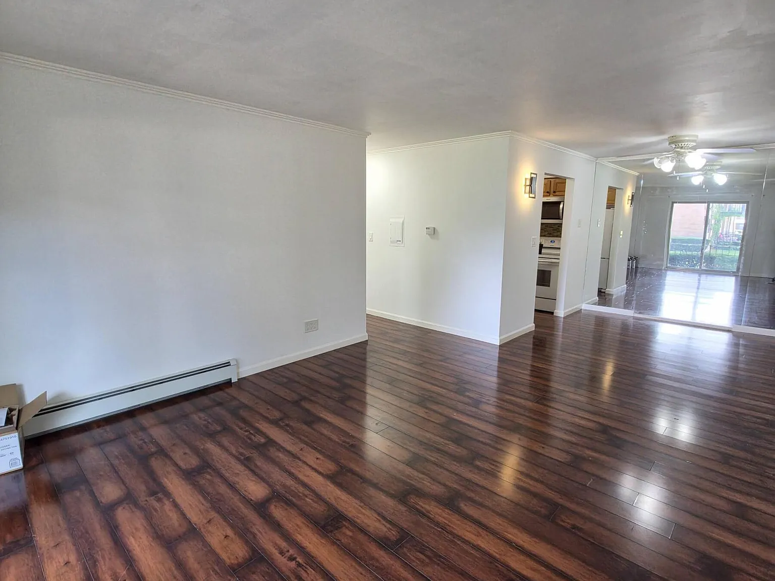 2 bed, 1.0 bath, 868 sqft, $1,350 — Photo 4