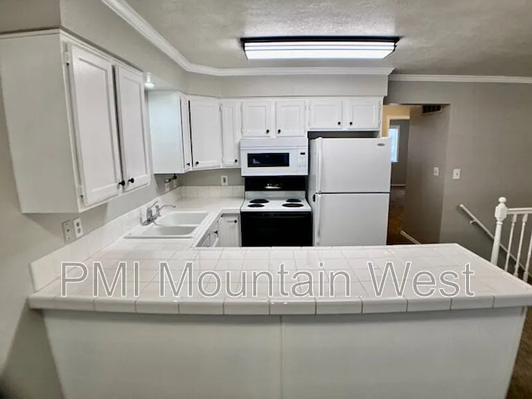 567 N 200 E #3 — Photo 9