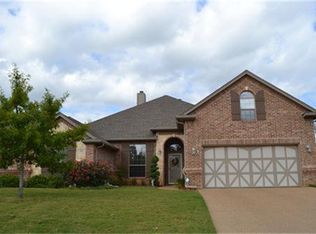 310 Autumnwood Ct, Kennedale, TX 76060