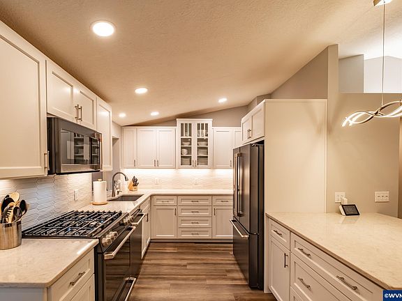 3rd image of 5037 Summerfield Dr SE