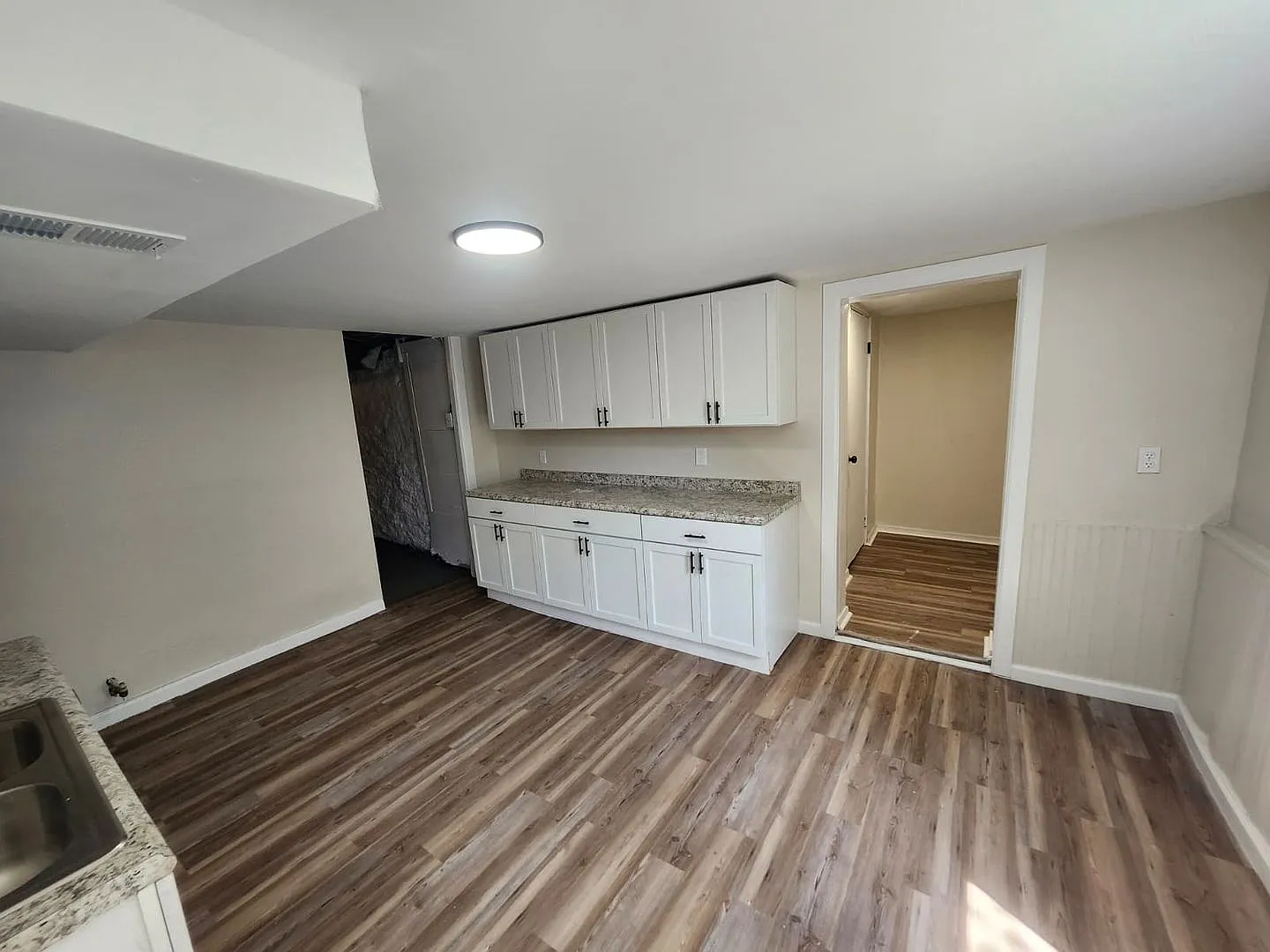 Charming 1BR Home in McKees Rocks Section 8 Considered! — Photo 2