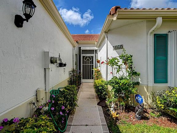 4th image of 6065 Lake Hibiscus Dr
