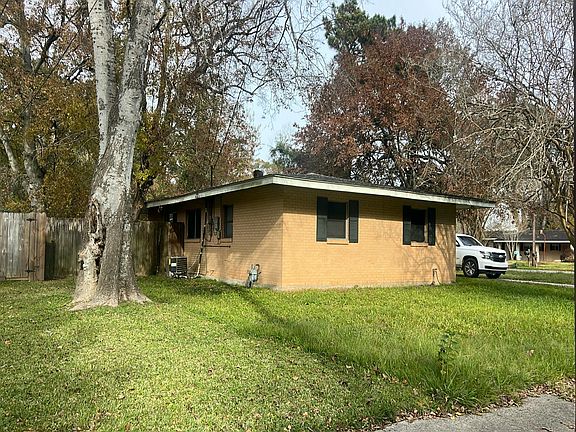 3rd image of 8273 Rainbow Dr