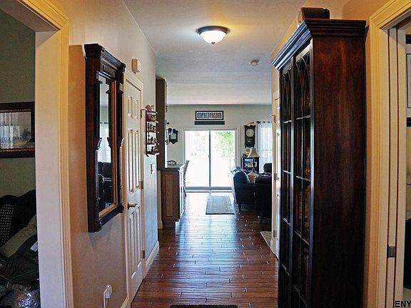 5th image of 3 S Greenwood Ln
