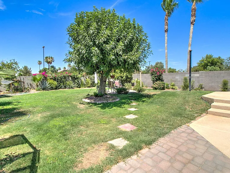 2576 E Brooks St — Photo 13