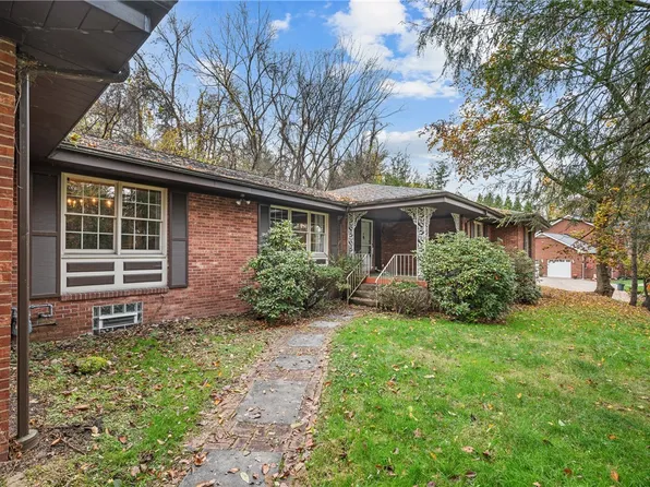 2409 Henderson Rd, White Oak, PA 15131