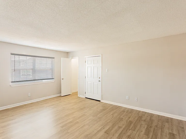 2728 N Buckner Blvd — Photo 19