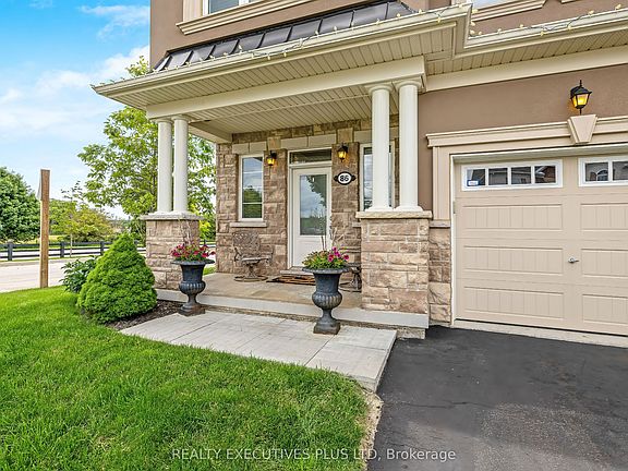 2nd image of 86 Stillwater Cres