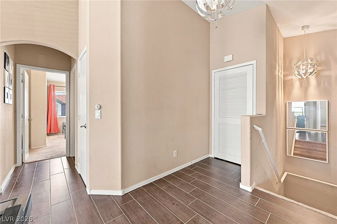 2 bed, 2.0 bath, 1069 sqft, $1,595 — Photo 3