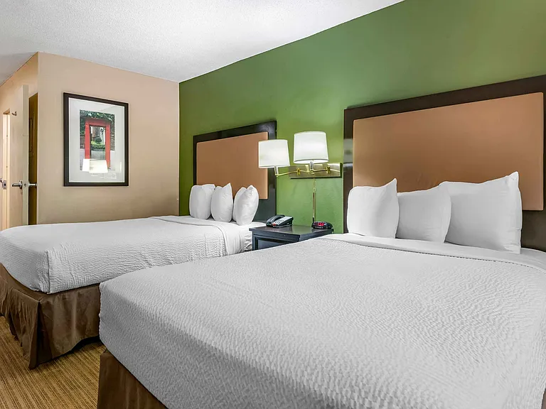 Studio Suite - 2 Full Beds
