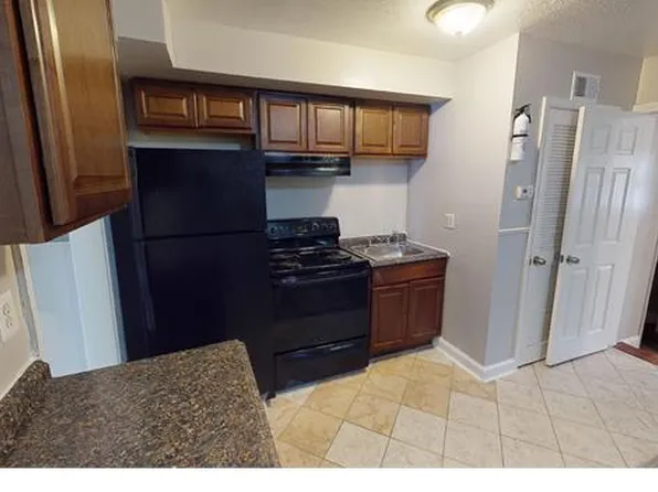 2335 Green St SE APT 4, Washington, DC 20020