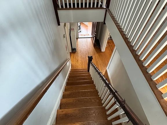 5th image of 33 Saint Clements Rd