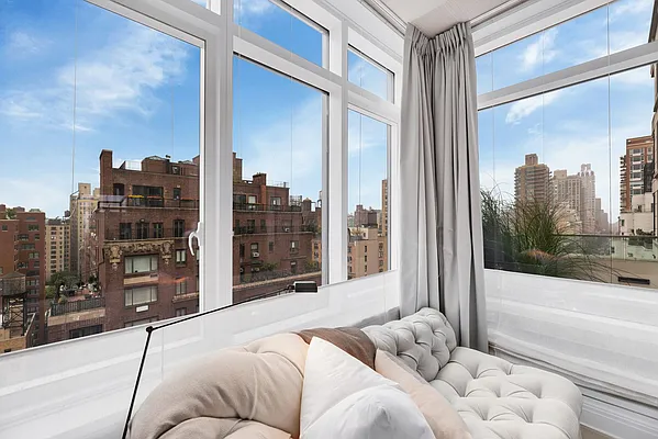 Sold by Sloane Square | media 6