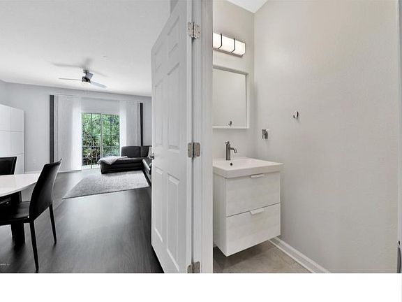 5th image of 11311 Estancia Villa Dr #1404