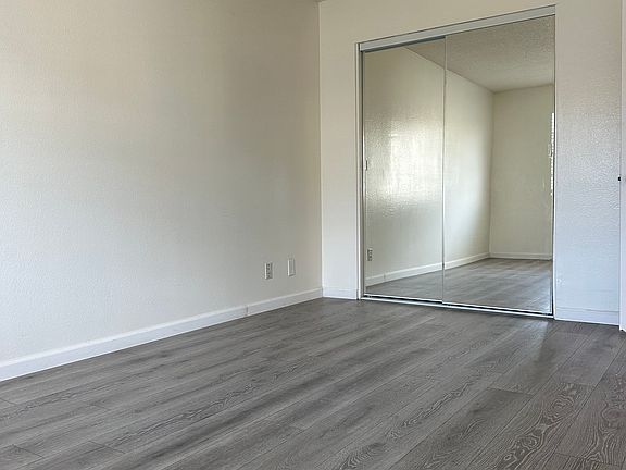 4th image of 149 N Commonwealth Ave APT 302