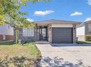 1812 Vicky Cir, Windsor, ON N8W5P6