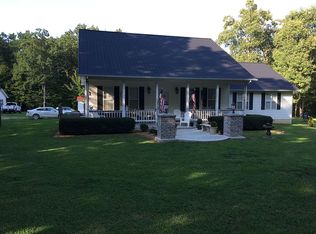 87 E Bluff Rd, Pikeville, TN 37367