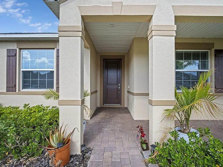 6185 Moonrise Dr — Photo 5