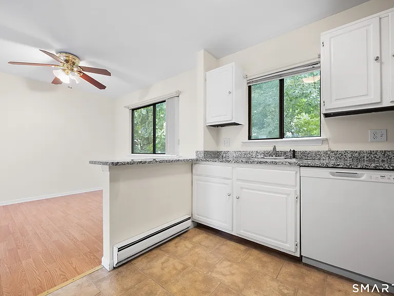 60 Lawn Ave #24 — Photo 13