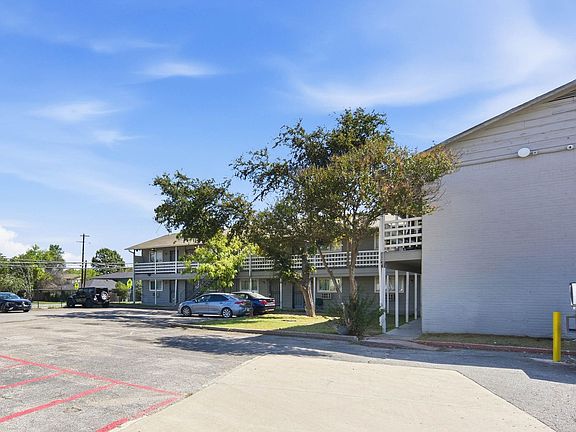4th image of 8807 Redfield Ln #211