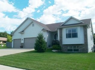 805 Eagle Ln, Poynette, WI 53955