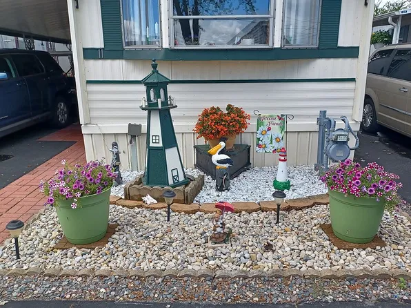 1090 W Richey Rd #11, Port Clinton, OH 43452