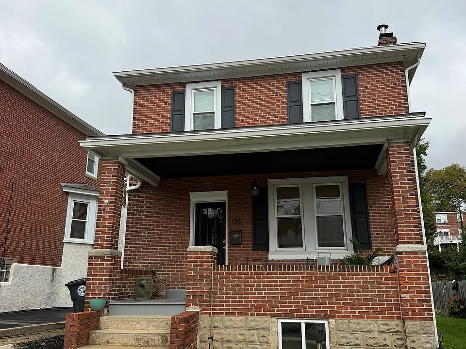 136 E 10th Ave