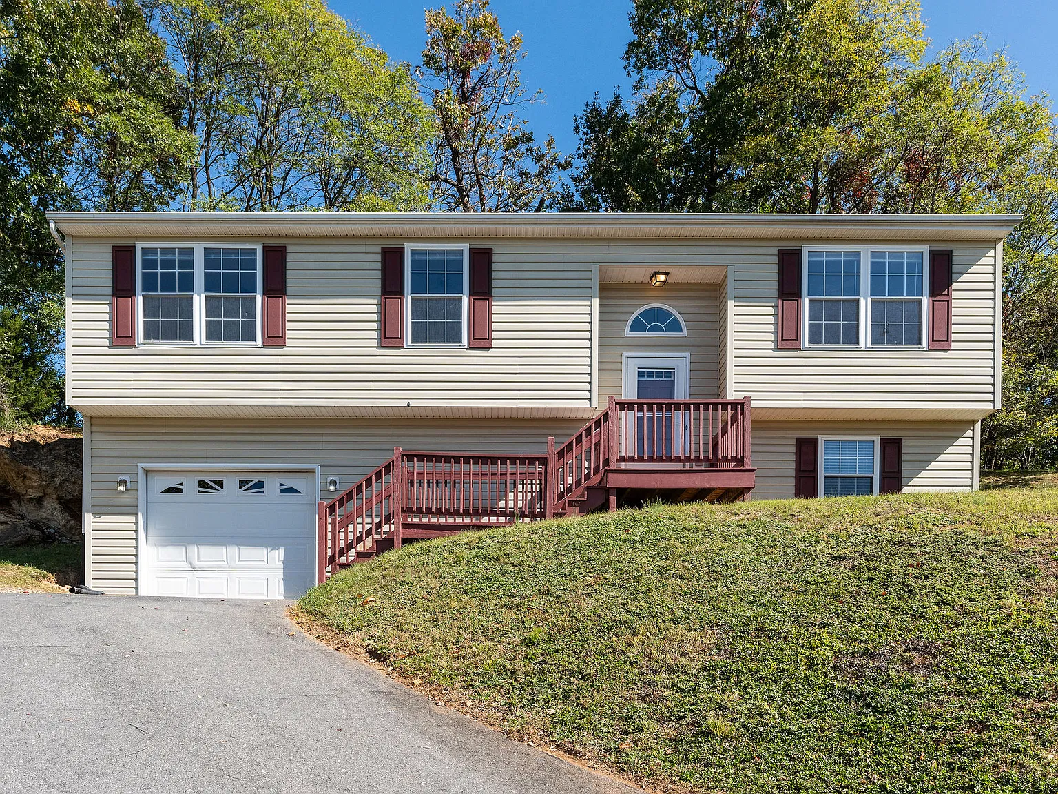 3 bed, 1115 sqft, $1,795 — Photo 1