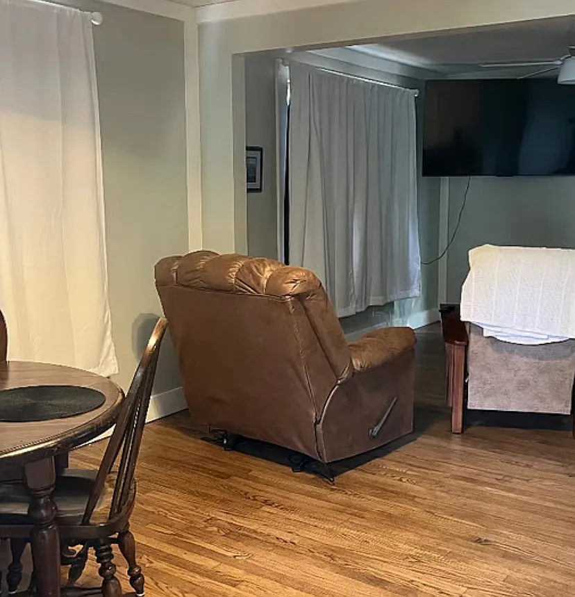 2 bed, 726 sqft, $2,000 — Photo 2