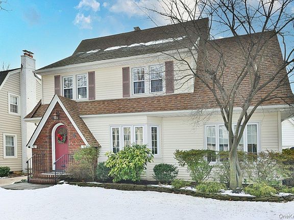 3rd image of 62 Hudson Road