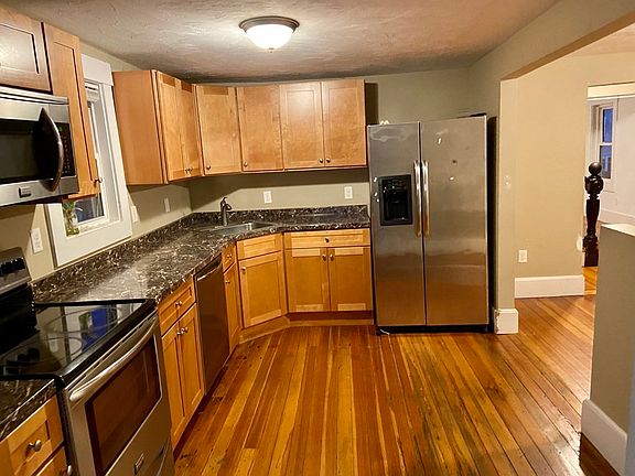 2nd image of 422 Court St