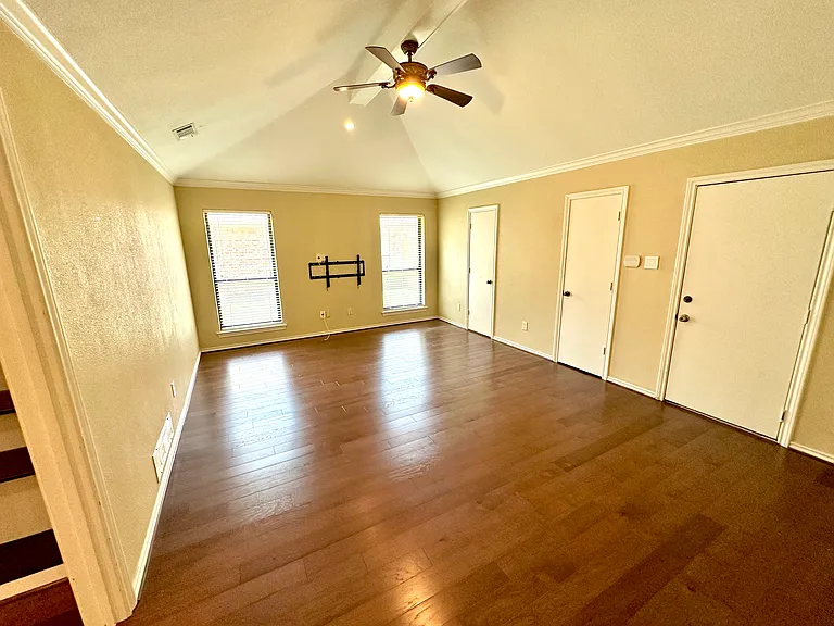 6513 Elkhurst Dr — Photo 5