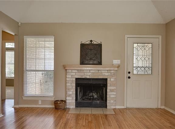 2nd image of 525 Baylor Dr
