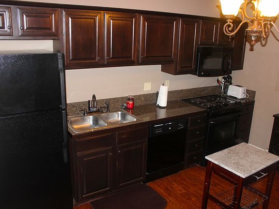 4th image of 888 S Kenilworth Pkwy #1