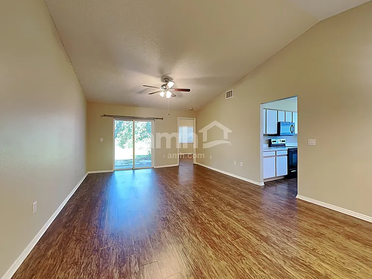 422 Abigail Rd — Photo 5