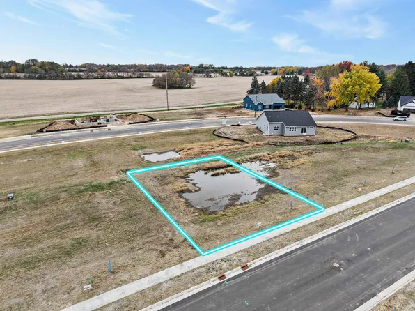335 Wild Rose Way, Stoughton, WI 53589