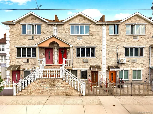 61-49 Grand Avenue, Maspeth, NY 11378
