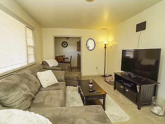 4th image of 3254 S Saint Paul Ave