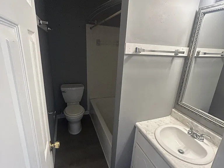 712 E Lincoln Trail Blvd #6 — Photo 4