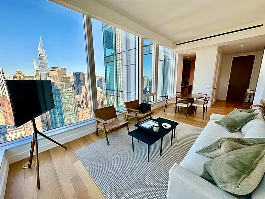 Rented by LEVEN Real Estate | media 3